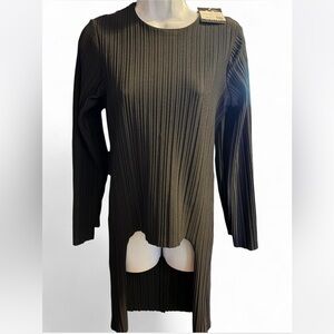 Chic Black Ribbed Long Sleeve Tee